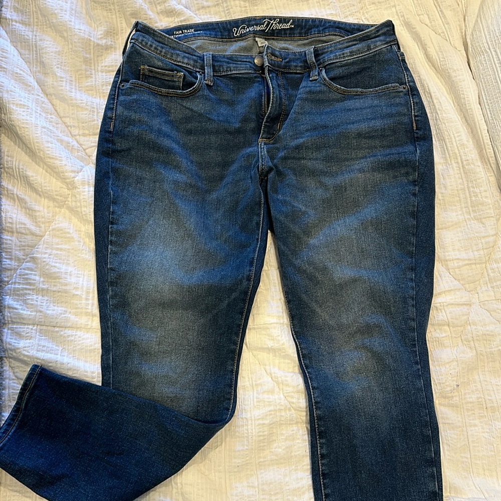 UNIVERSAL THREAD MID RISE CURVY SKINNY JEAN